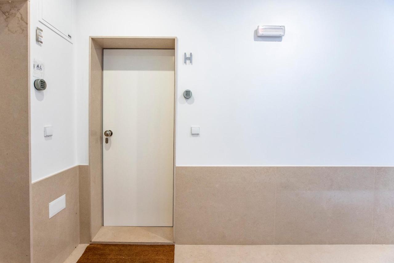 Downtown Wonder Flat W/ Ac By Lovelystay Porto Dış mekan fotoğraf